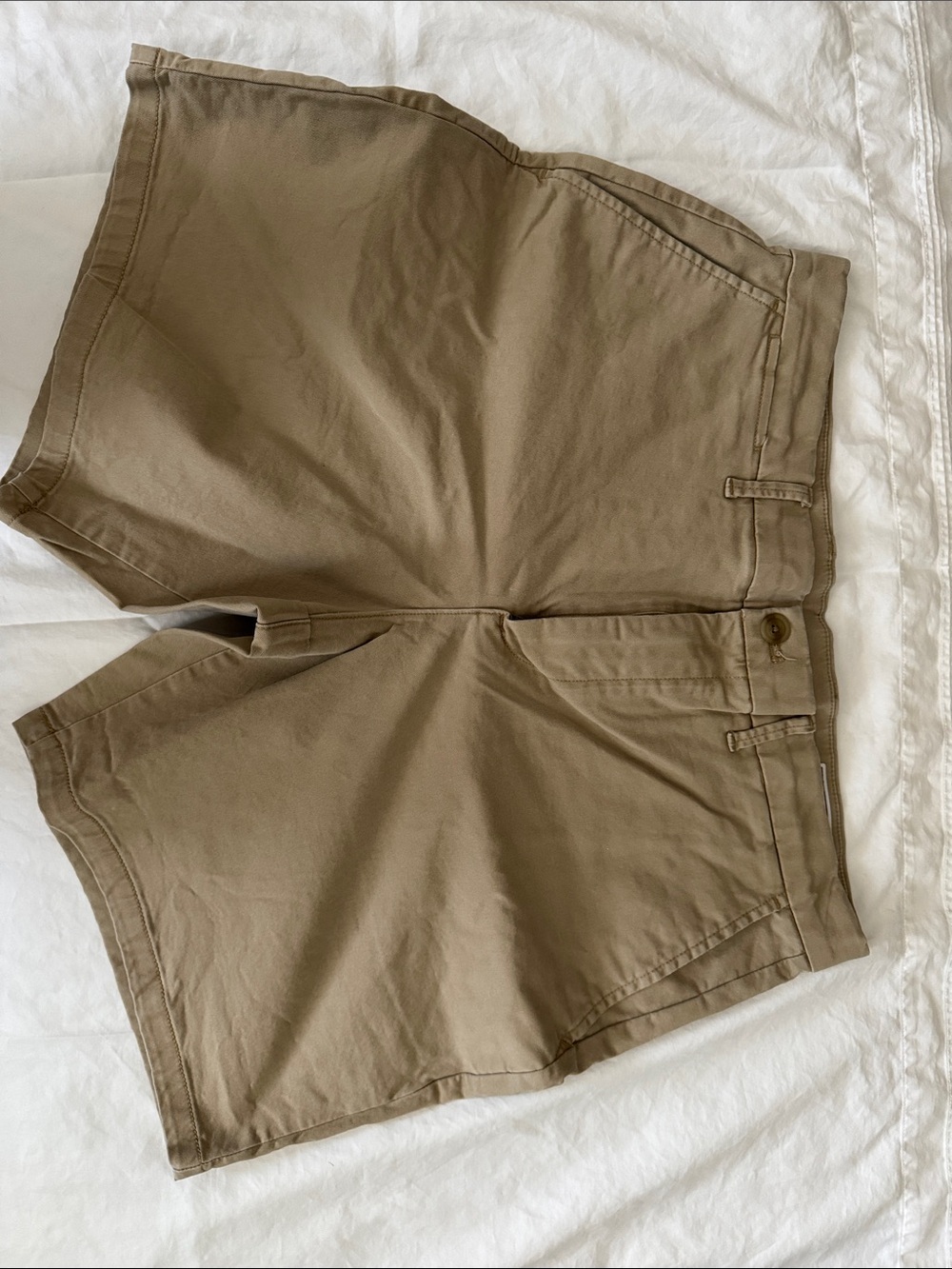 Gap Men’s Khaki Tan 33”/8” Shorts
